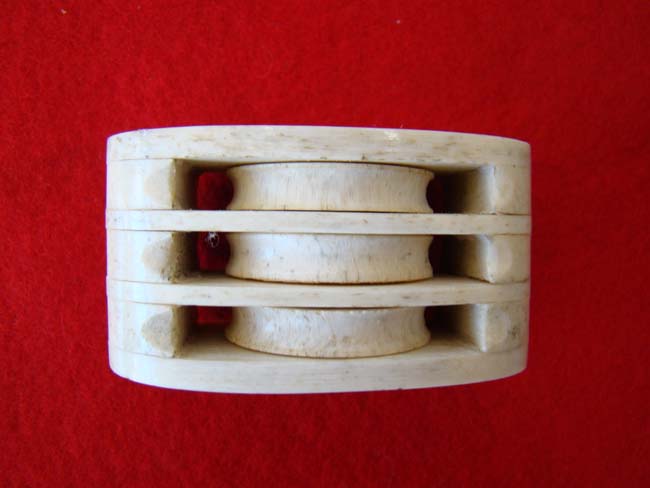 A sailor-made 19th century Whalebone triple block — image 2